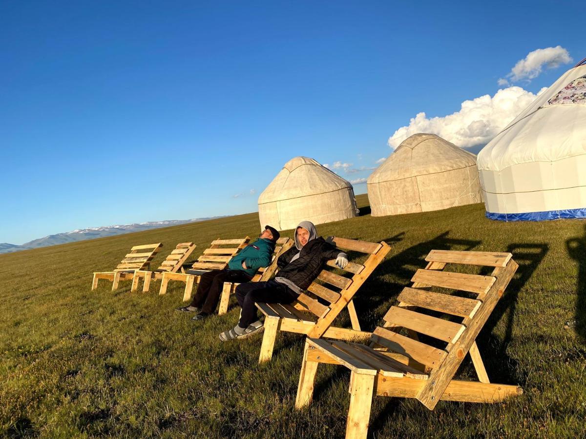Yurt Camp Ali-Nur At Lake Song-Kol Юрточный Лагерь Али-Нур Озеро Сон-Куль Сон-Куль Кыргызстан Нарын Kyrgyzstan Naryn Dış mekan fotoğraf
