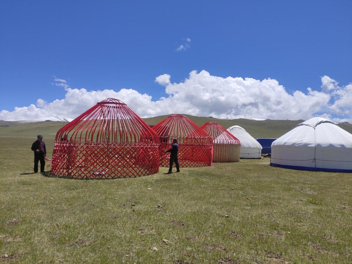 Yurt Camp Ali-Nur At Lake Song-Kol Юрточный Лагерь Али-Нур Озеро Сон-Куль Сон-Куль Кыргызстан Нарын Kyrgyzstan Naryn Dış mekan fotoğraf