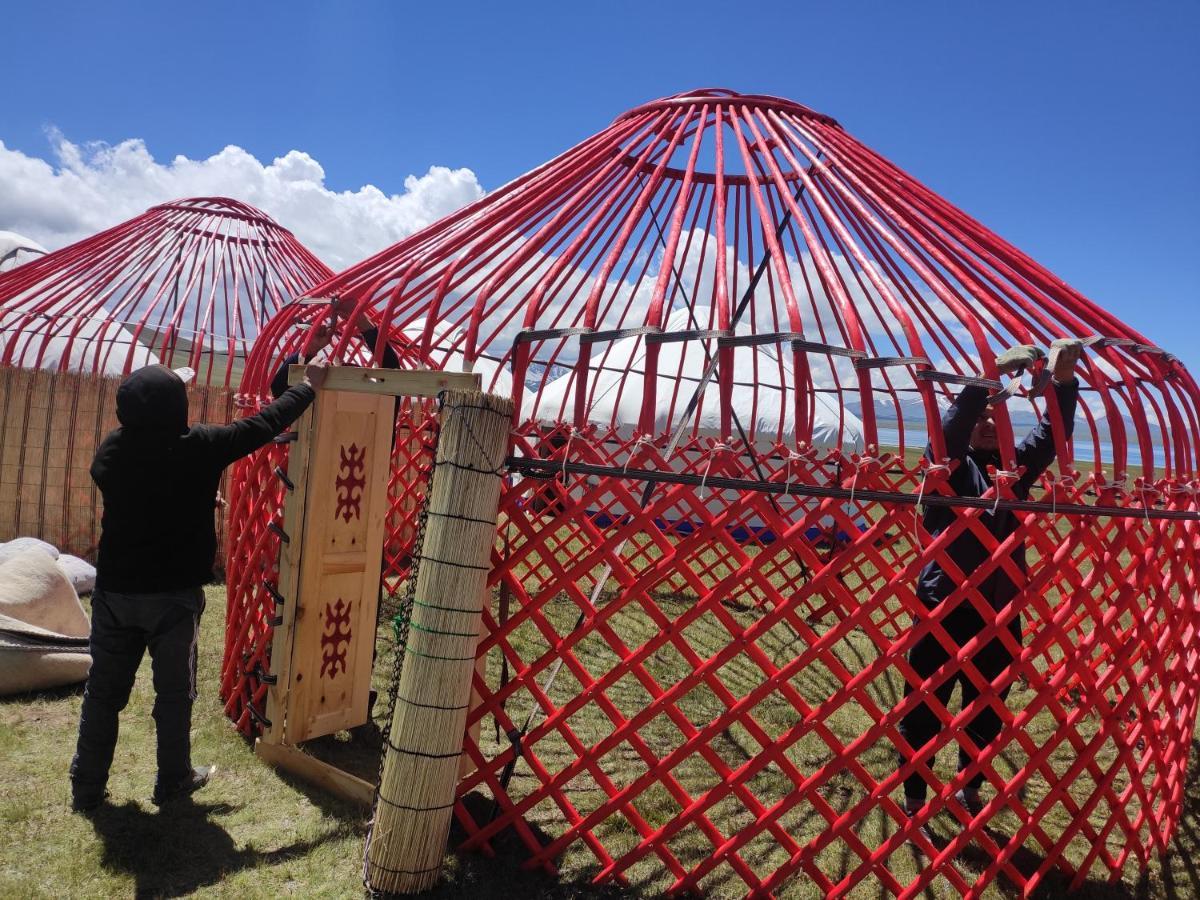 Yurt Camp Ali-Nur At Lake Song-Kol Юрточный Лагерь Али-Нур Озеро Сон-Куль Сон-Куль Кыргызстан Нарын Kyrgyzstan Naryn Dış mekan fotoğraf