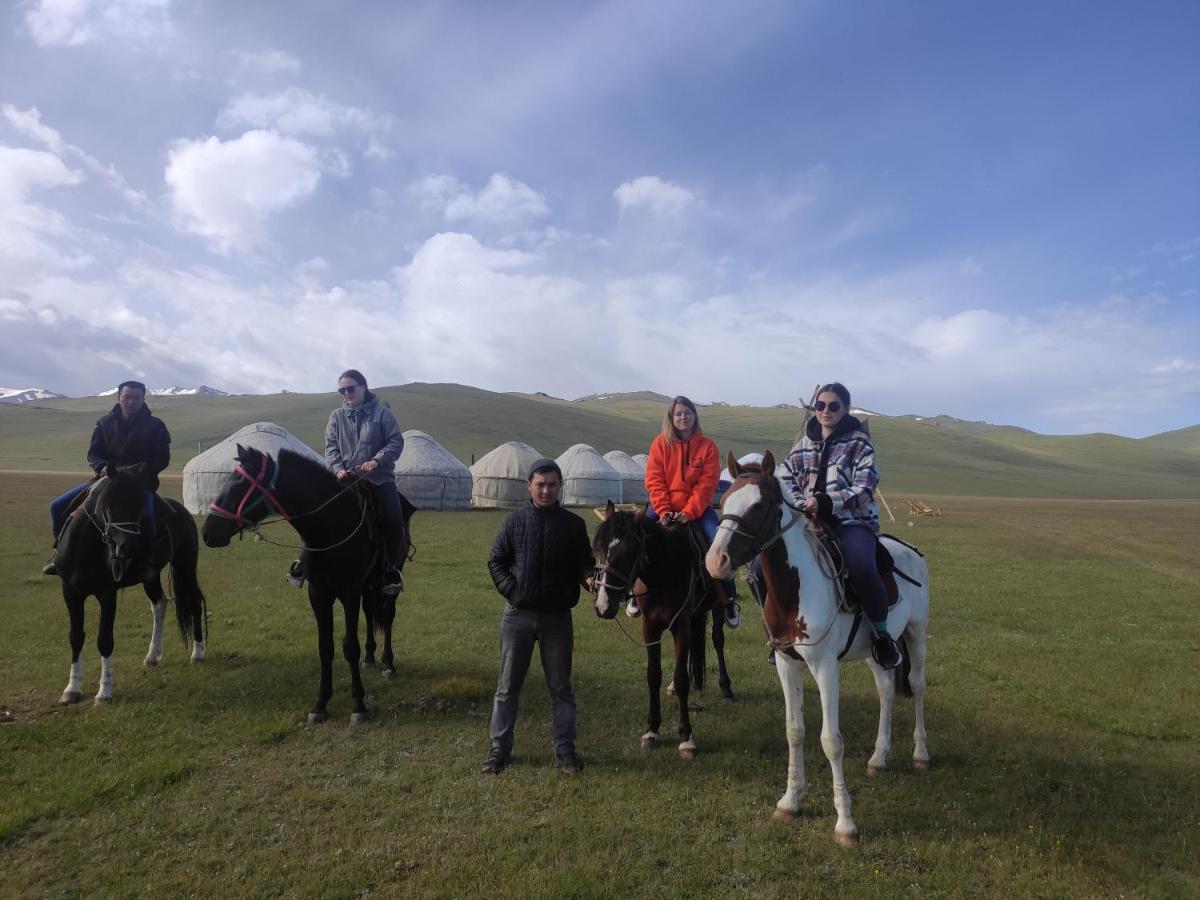 Yurt Camp Ali-Nur At Lake Song-Kol Юрточный Лагерь Али-Нур Озеро Сон-Куль Сон-Куль Кыргызстан Нарын Kyrgyzstan Naryn Dış mekan fotoğraf