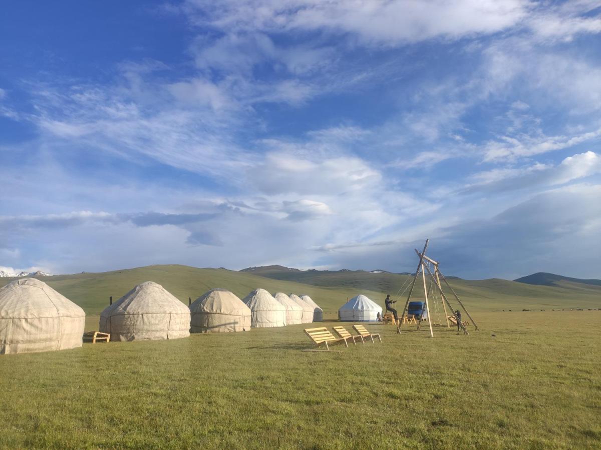 Yurt Camp Ali-Nur At Lake Song-Kol Юрточный Лагерь Али-Нур Озеро Сон-Куль Сон-Куль Кыргызстан Нарын Kyrgyzstan Naryn Dış mekan fotoğraf