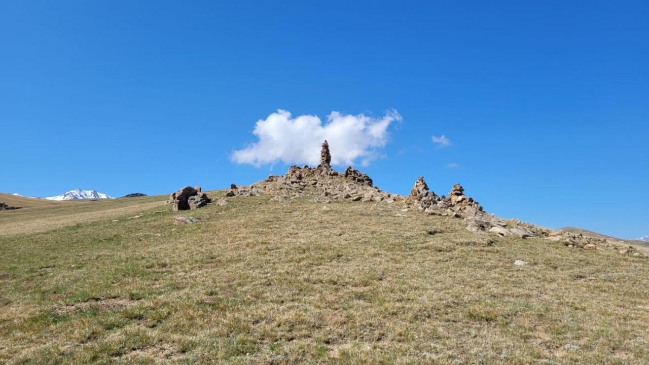 Yurt Camp Ali-Nur At Lake Song-Kol Юрточный Лагерь Али-Нур Озеро Сон-Куль Сон-Куль Кыргызстан Нарын Kyrgyzstan Naryn Dış mekan fotoğraf
