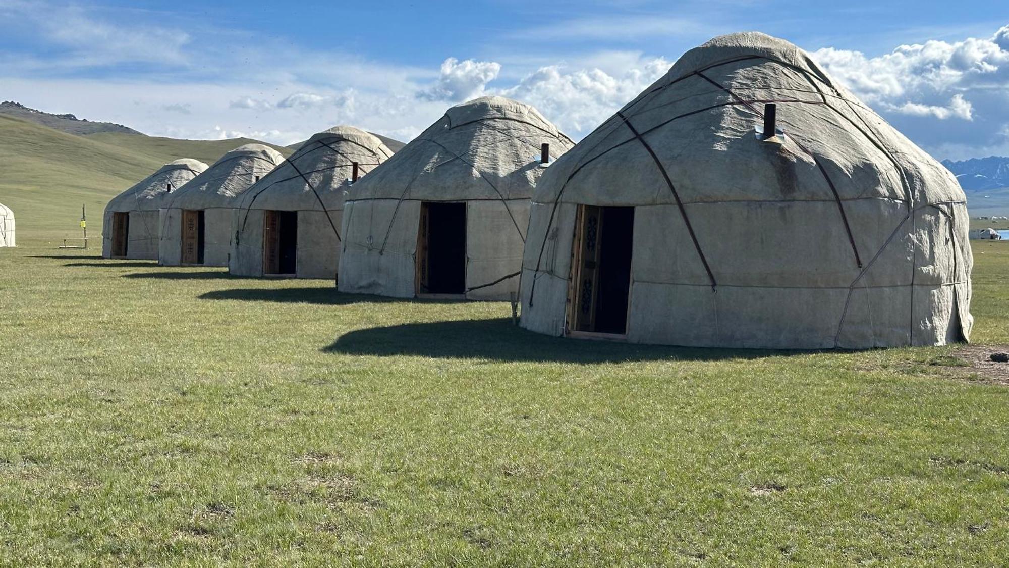 Yurt Camp Ali-Nur At Lake Song-Kol Юрточный Лагерь Али-Нур Озеро Сон-Куль Сон-Куль Кыргызстан Нарын Kyrgyzstan Naryn Dış mekan fotoğraf