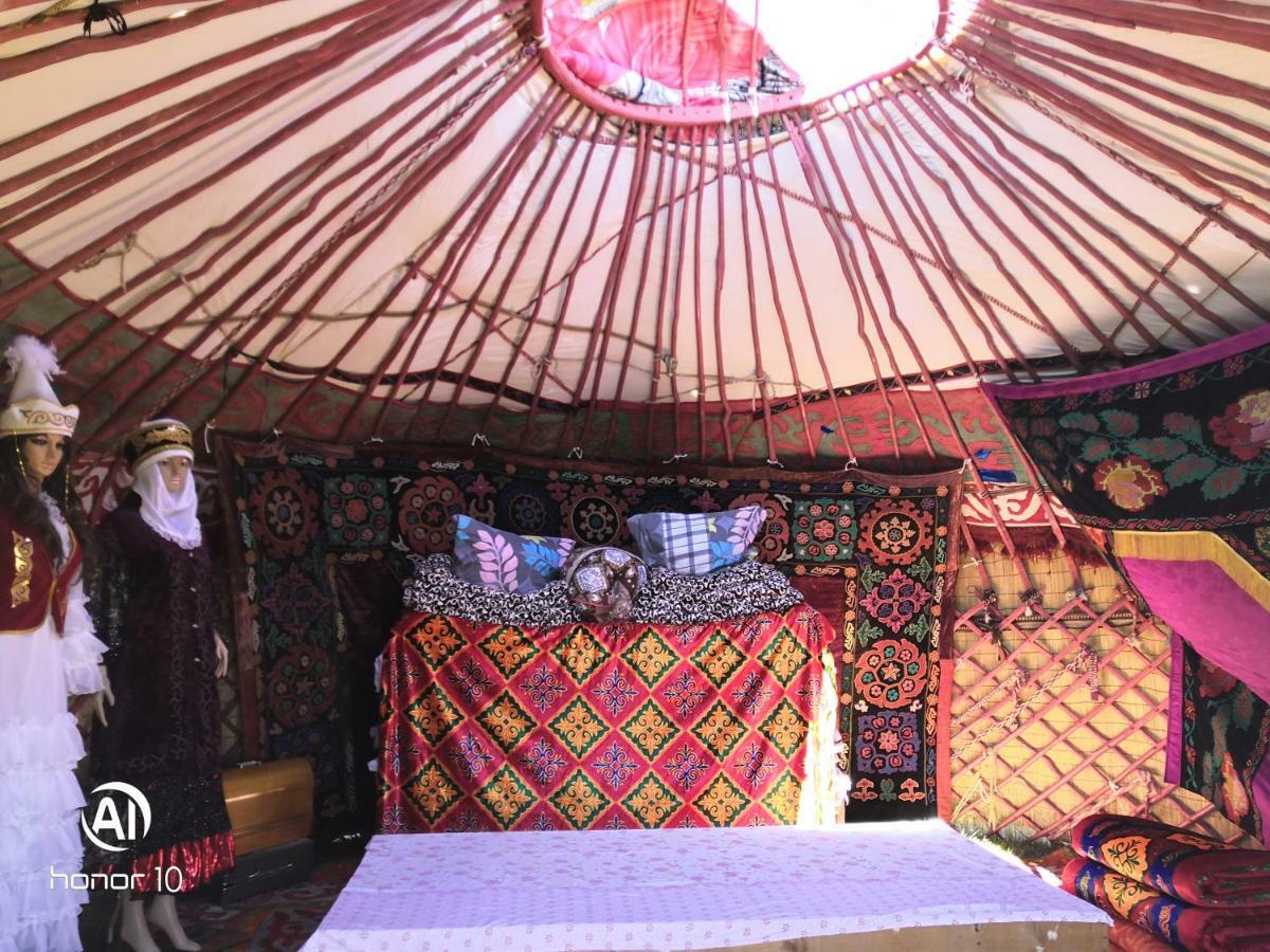 Yurt Camp Ali-Nur At Lake Song-Kol Юрточный Лагерь Али-Нур Озеро Сон-Куль Сон-Куль Кыргызстан Нарын Kyrgyzstan Naryn Dış mekan fotoğraf