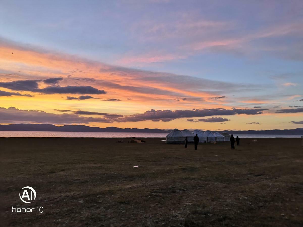 Yurt Camp Ali-Nur At Lake Song-Kol Юрточный Лагерь Али-Нур Озеро Сон-Куль Сон-Куль Кыргызстан Нарын Kyrgyzstan Naryn Dış mekan fotoğraf