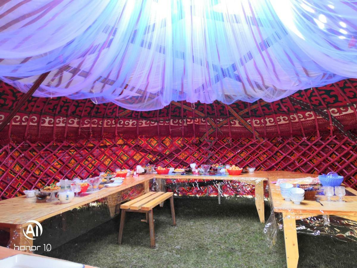 Yurt Camp Ali-Nur At Lake Song-Kol Юрточный Лагерь Али-Нур Озеро Сон-Куль Сон-Куль Кыргызстан Нарын Kyrgyzstan Naryn Dış mekan fotoğraf