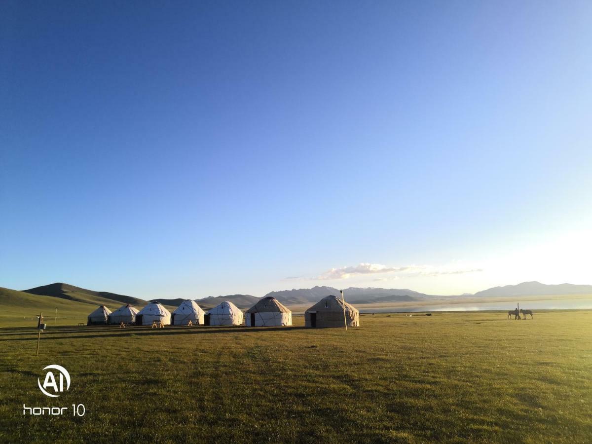 Yurt Camp Ali-Nur At Lake Song-Kol Юрточный Лагерь Али-Нур Озеро Сон-Куль Сон-Куль Кыргызстан Нарын Kyrgyzstan Naryn Dış mekan fotoğraf