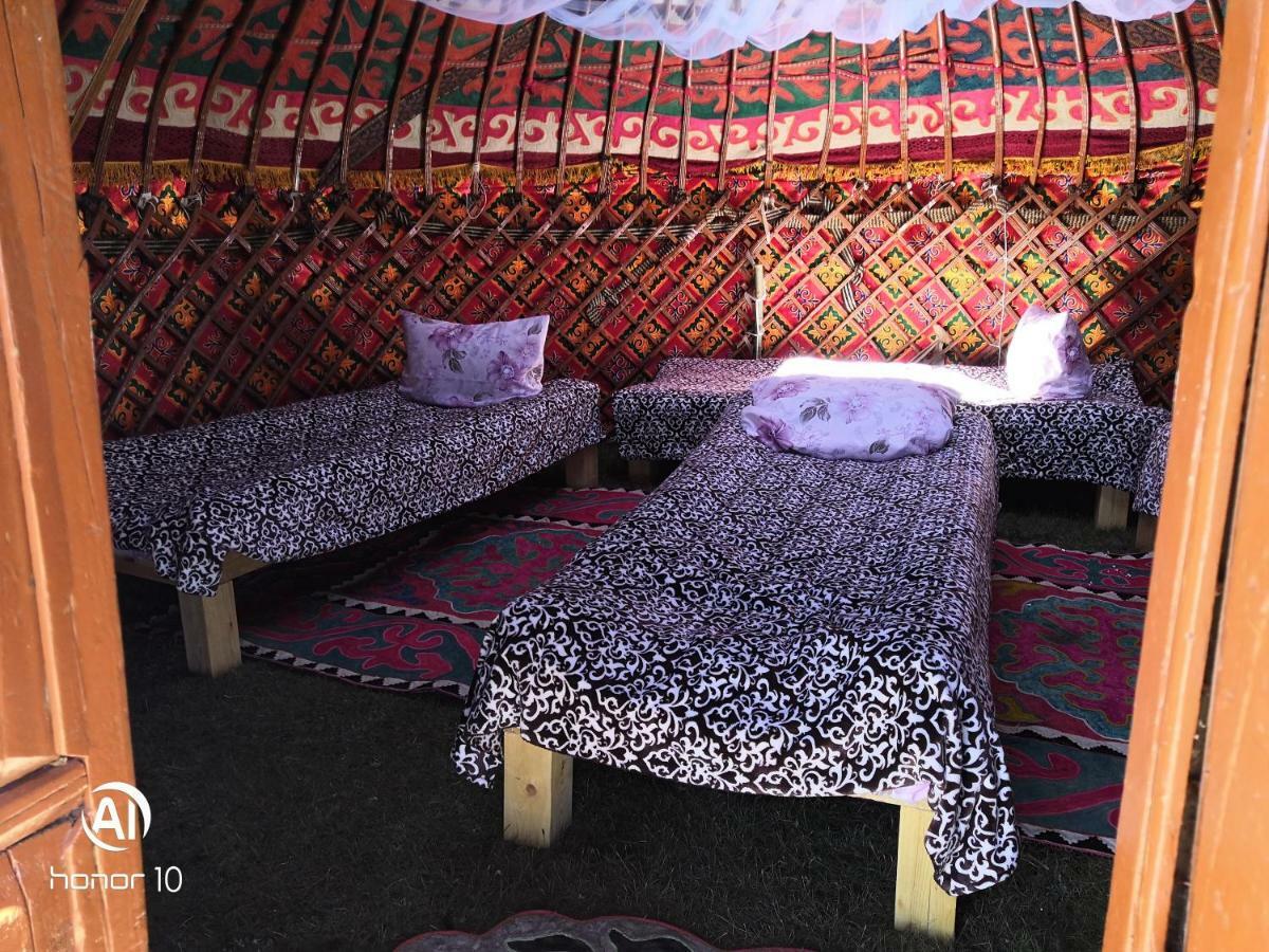 Yurt Camp Ali-Nur At Lake Song-Kol Юрточный Лагерь Али-Нур Озеро Сон-Куль Сон-Куль Кыргызстан Нарын Kyrgyzstan Naryn Dış mekan fotoğraf