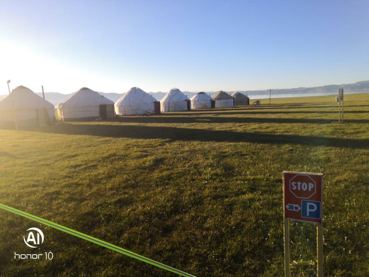 Yurt Camp Ali-Nur At Lake Song-Kol Юрточный Лагерь Али-Нур Озеро Сон-Куль Сон-Куль Кыргызстан Нарын Kyrgyzstan Naryn Dış mekan fotoğraf