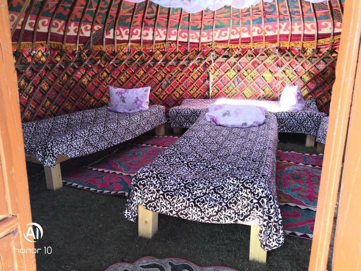 Yurt Camp Ali-Nur At Lake Song-Kol Юрточный Лагерь Али-Нур Озеро Сон-Куль Сон-Куль Кыргызстан Нарын Kyrgyzstan Naryn Dış mekan fotoğraf